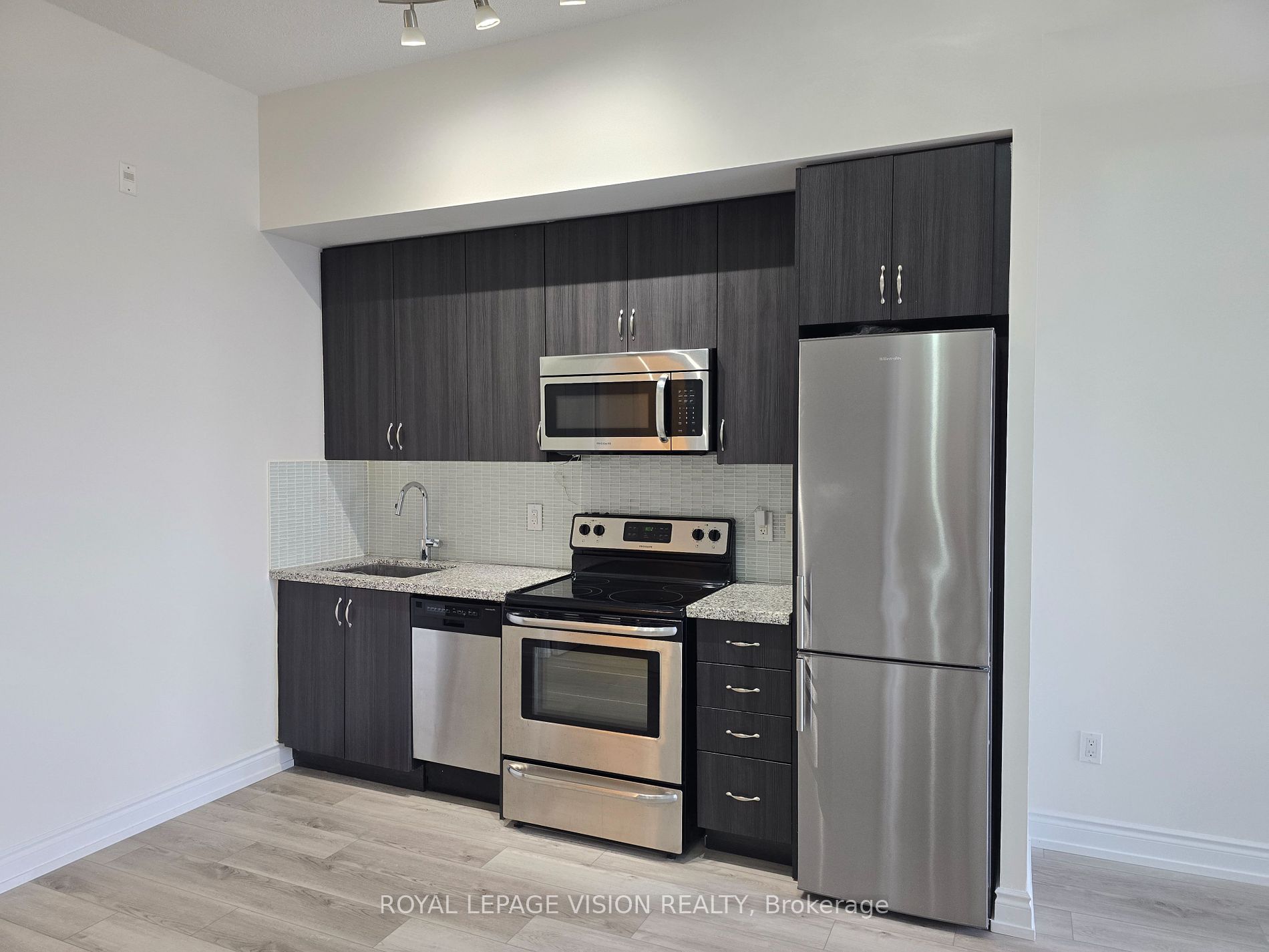 8763 Bayview Ave W, #315