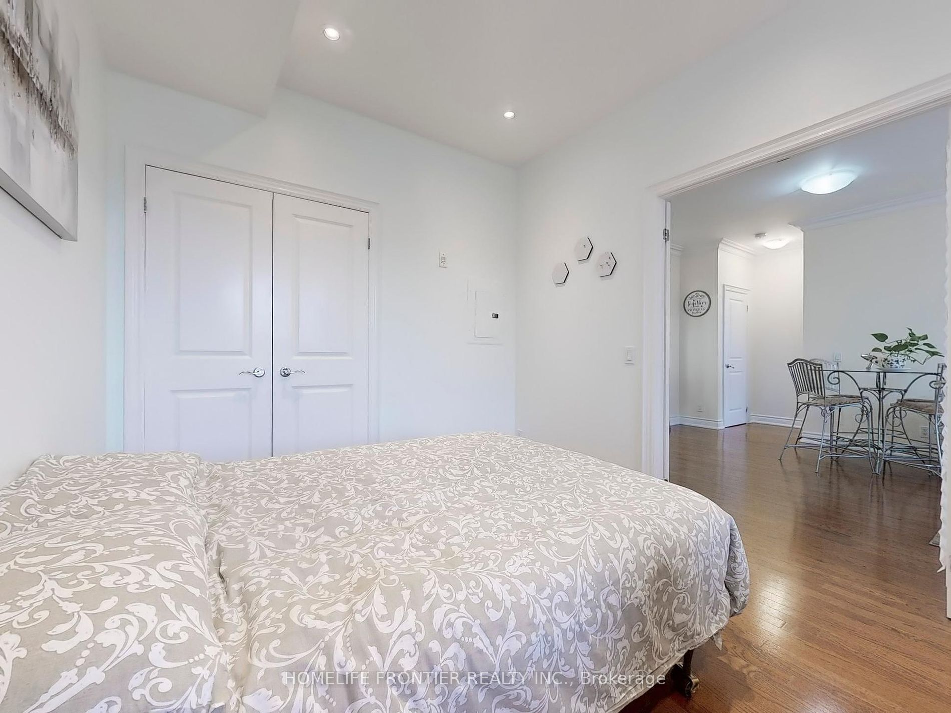 9519 Keele Street, #305