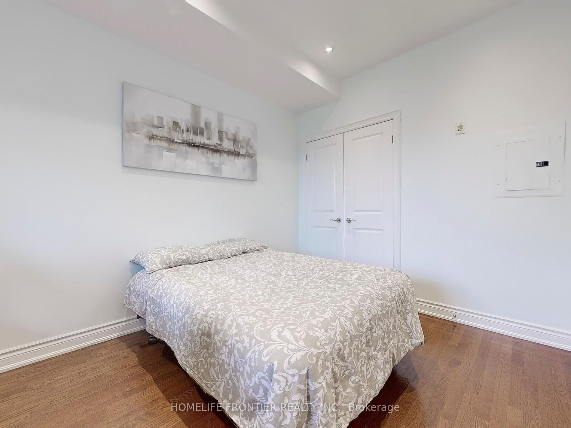 9519 Keele Street, #305