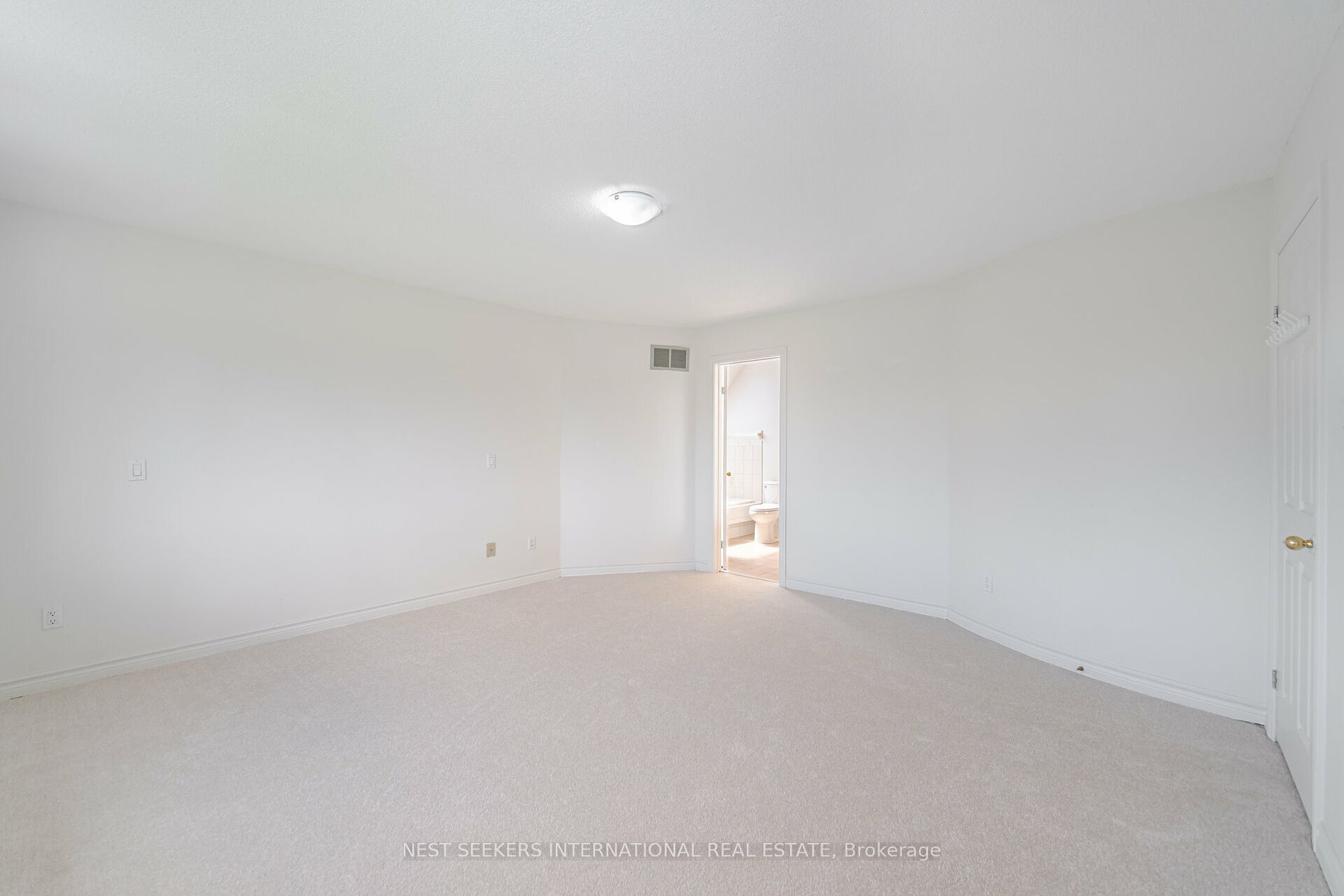 29 Holden Dr