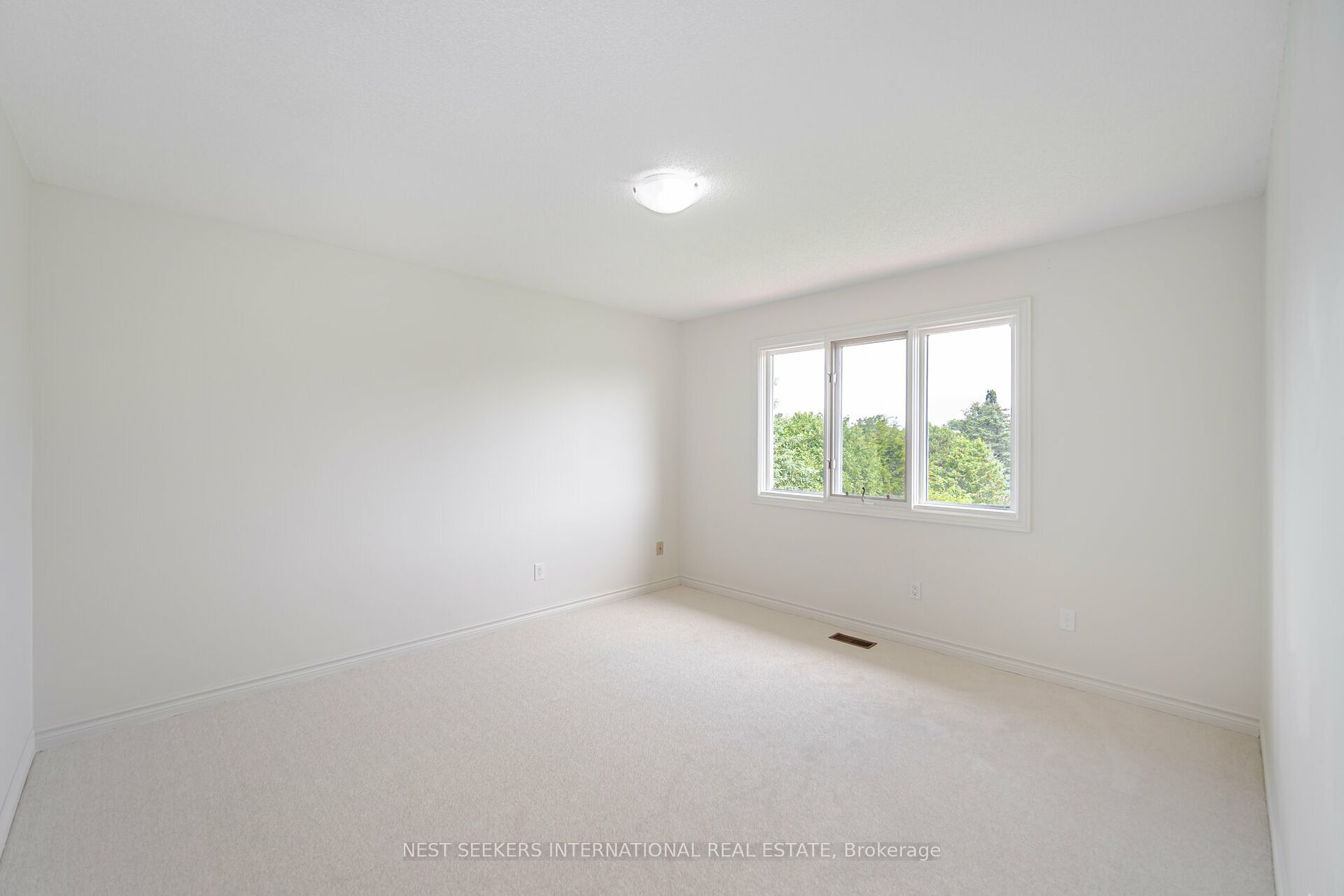 29 Holden Dr