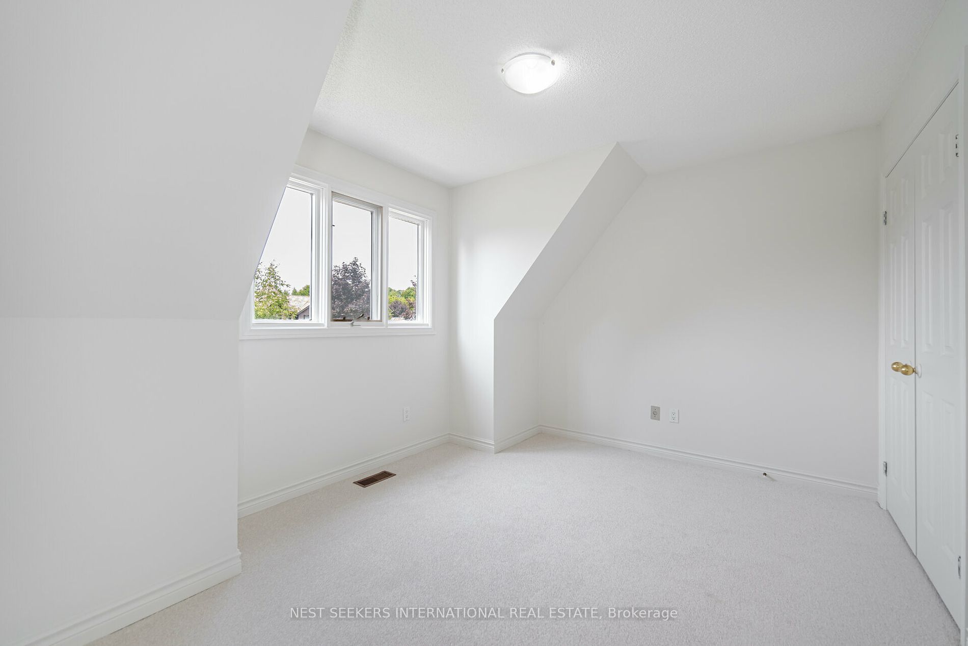 29 Holden Dr