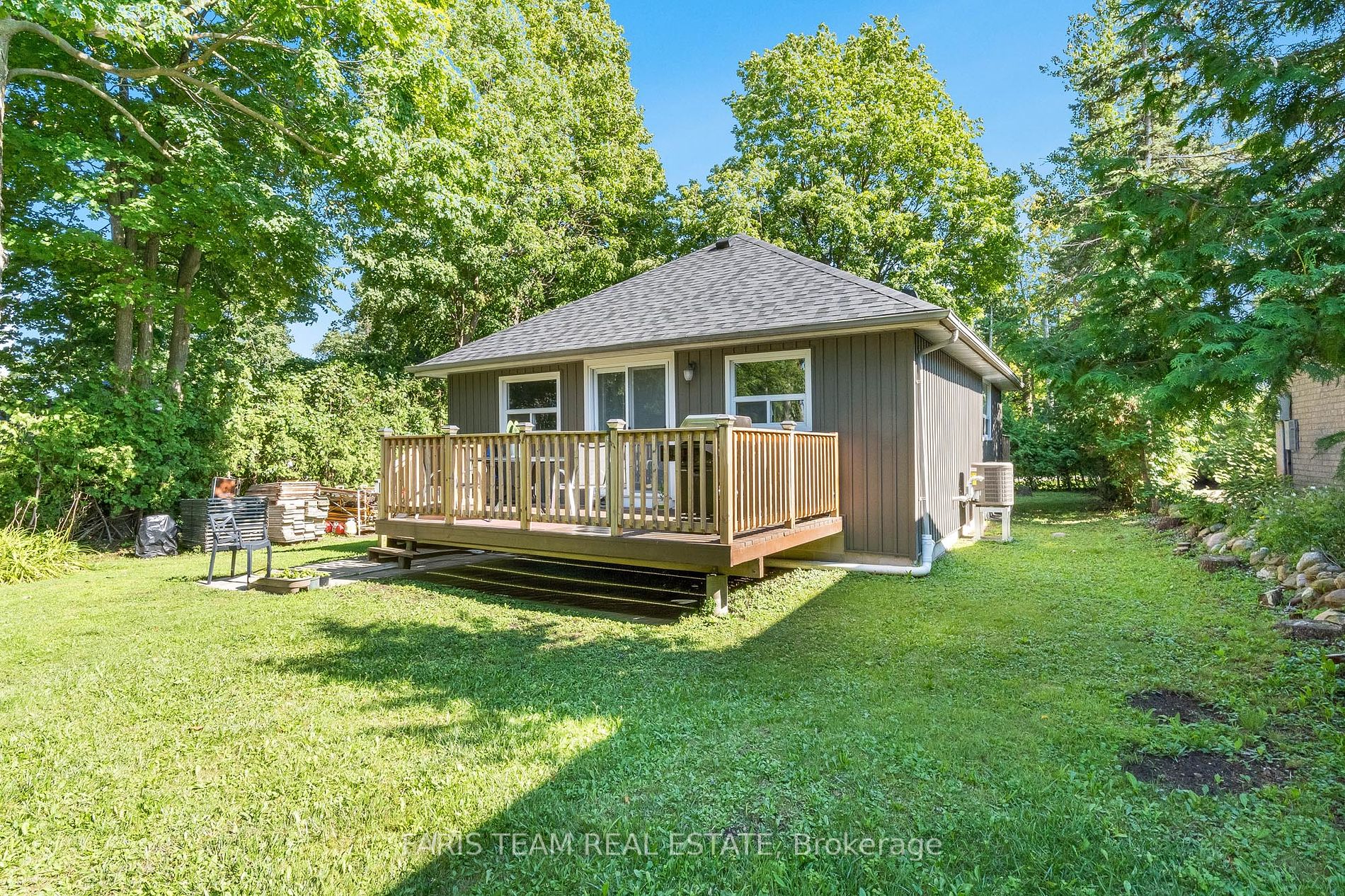 882 Kennedy Rd