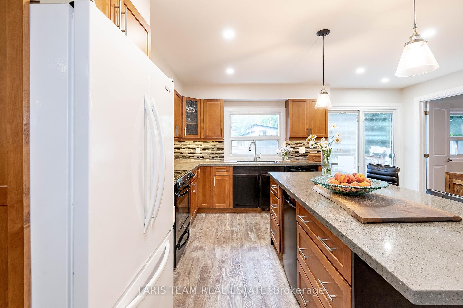 882 Kennedy Rd