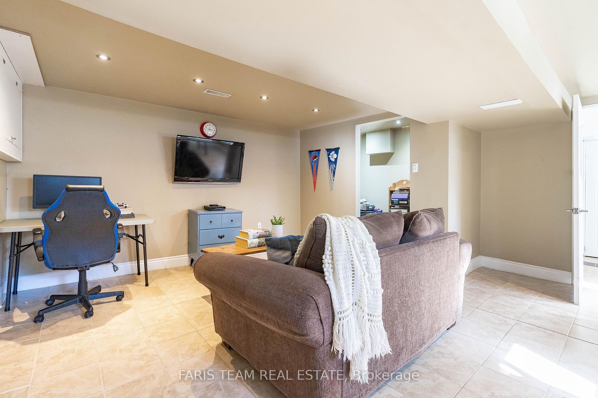 2 Cerswell Drive