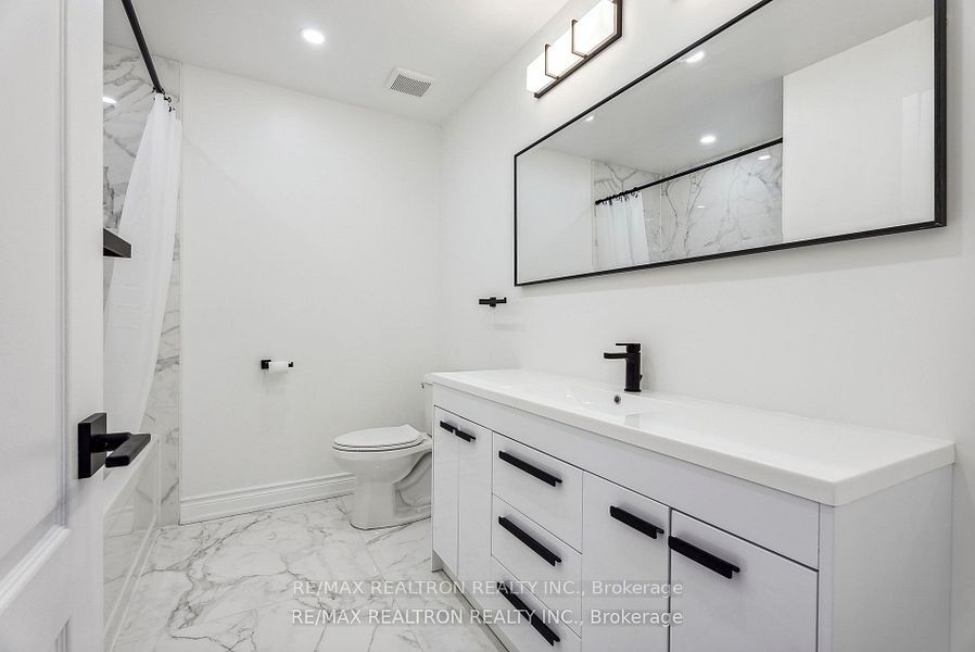 2 Mary Gapper Cres, #9