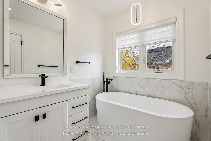 2 Mary Gapper Cres, #9