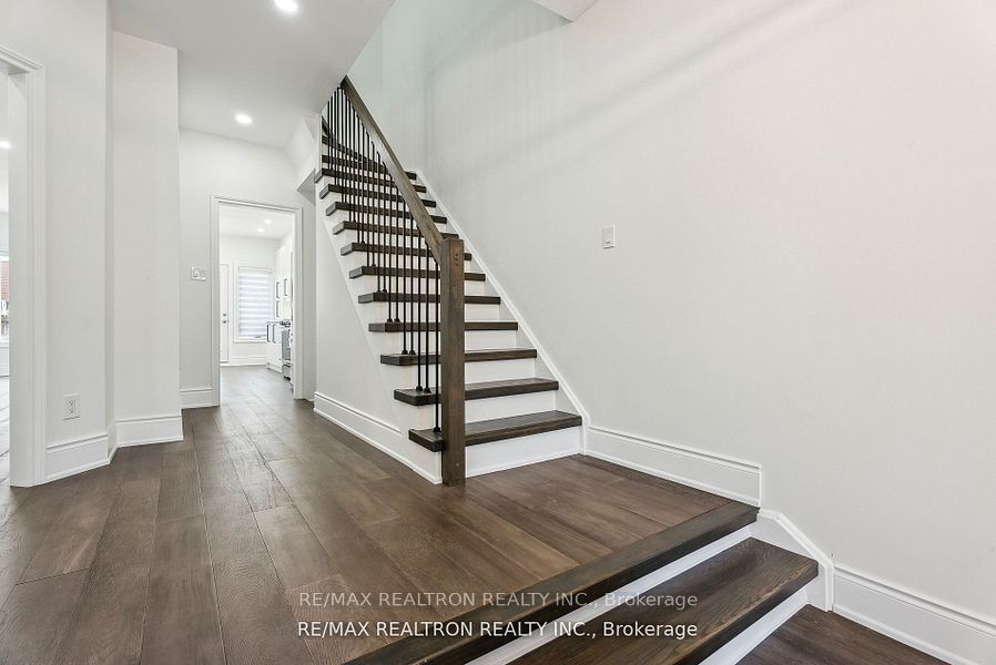 2 Mary Gapper Cres, #9