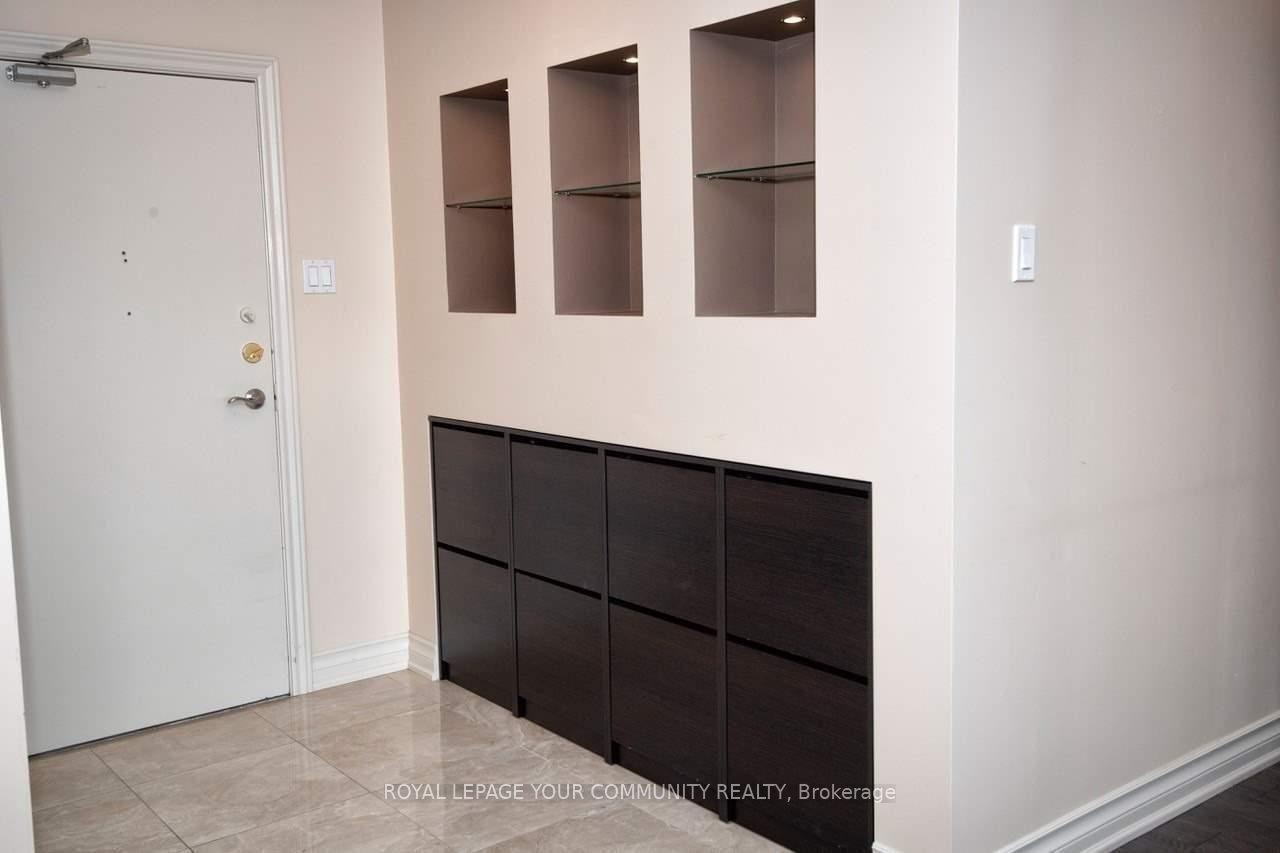 8111 Yonge St, #1501