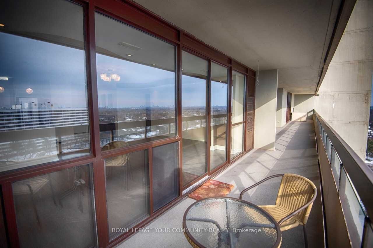 8111 Yonge St, #1501