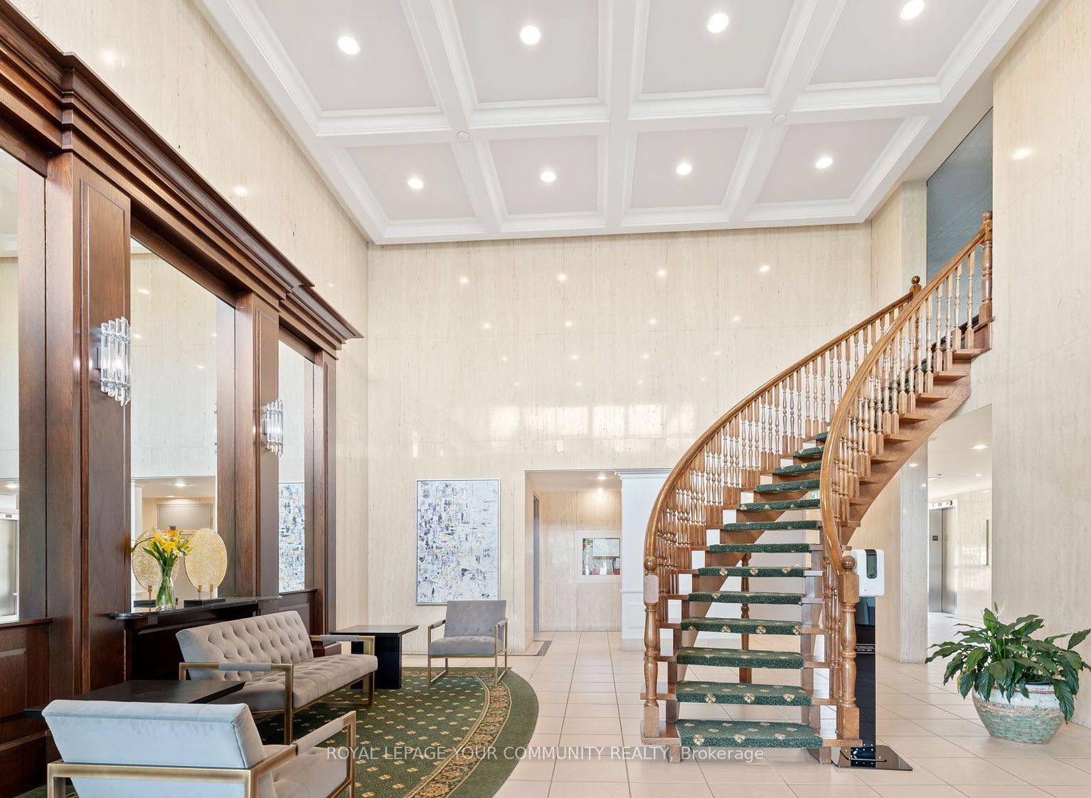 8111 Yonge St, #1501