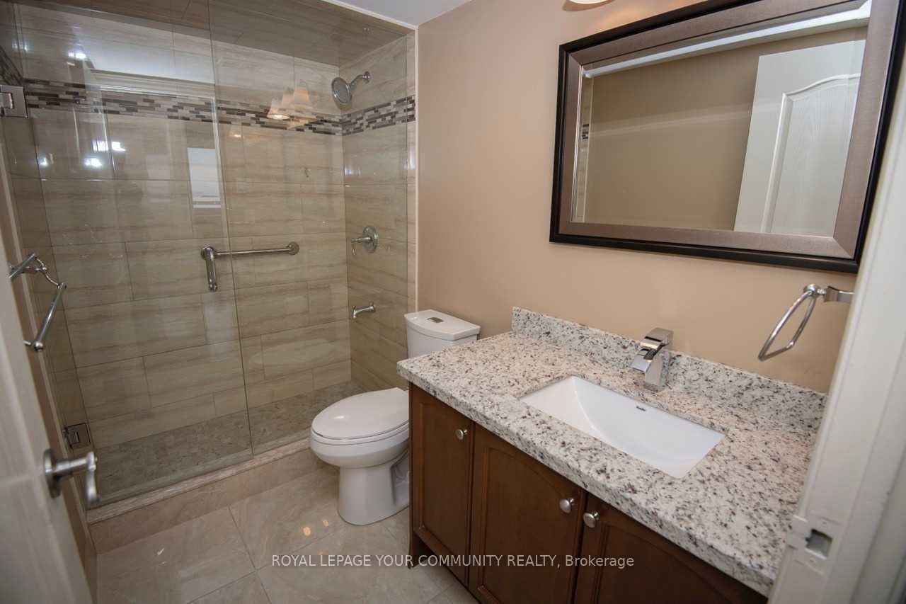 8111 Yonge St, #1501