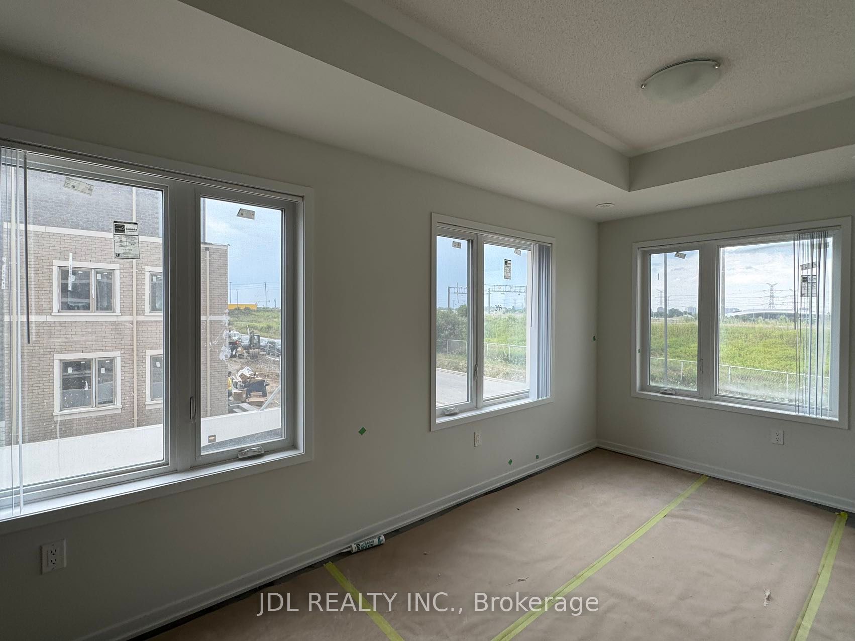 140 Honeycrisp Crescent, #289