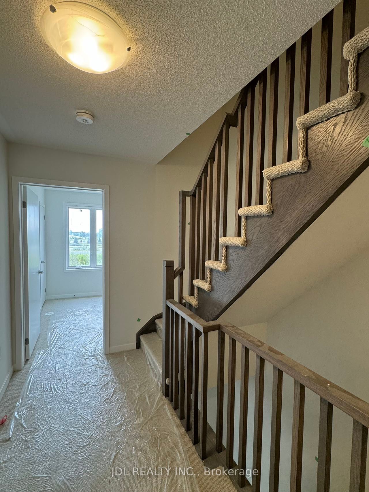 140 Honeycrisp Crescent, #289