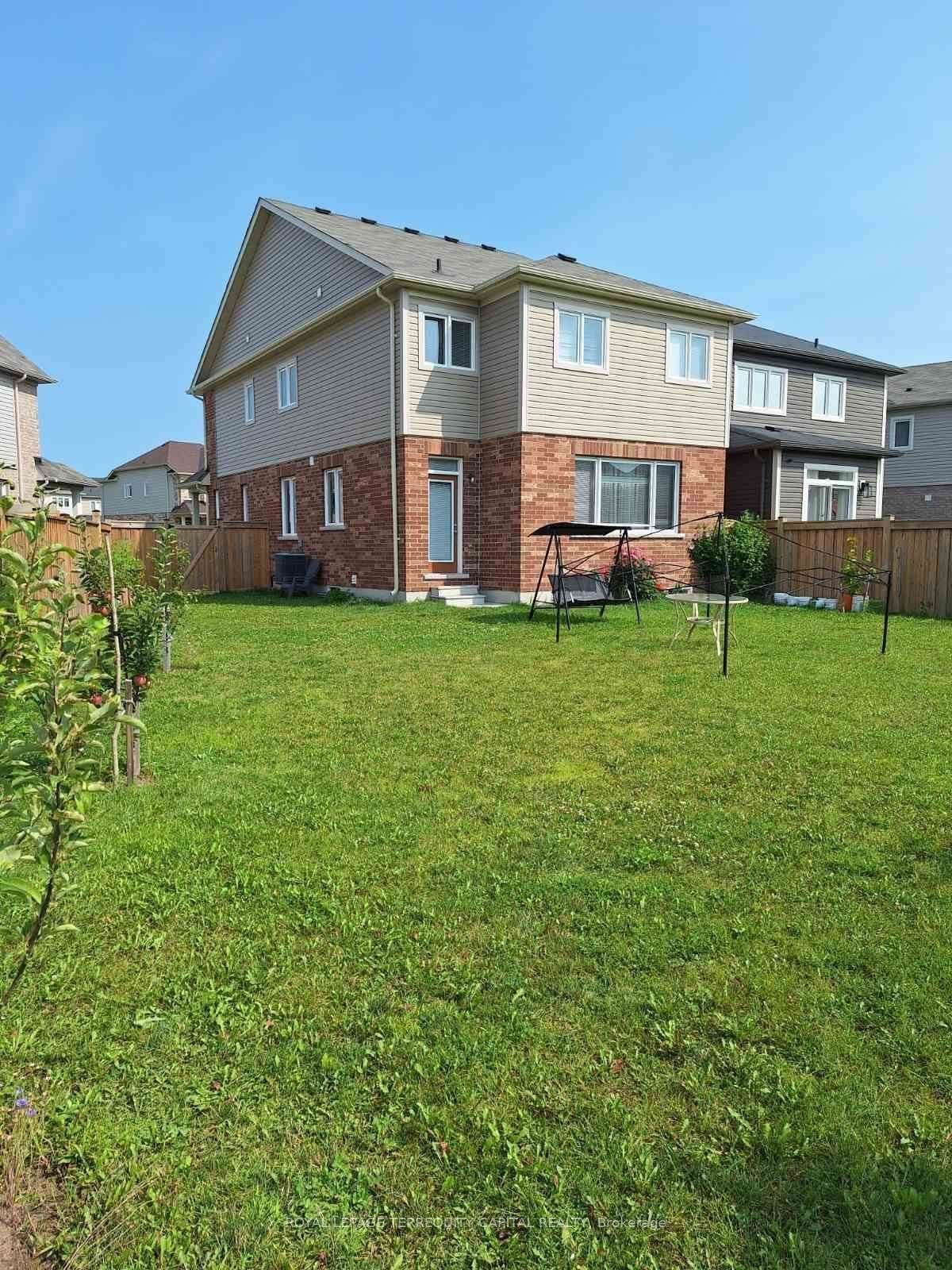 38 Hutton Crescent