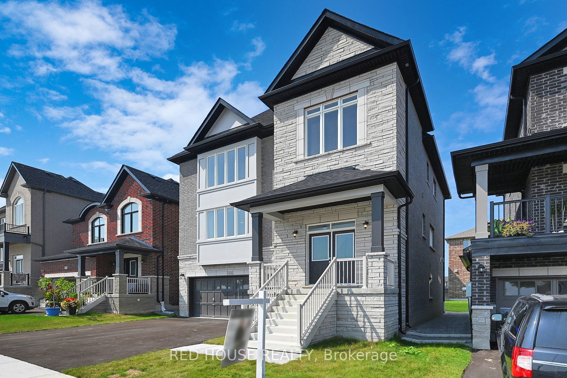 1458 Stovell Cres