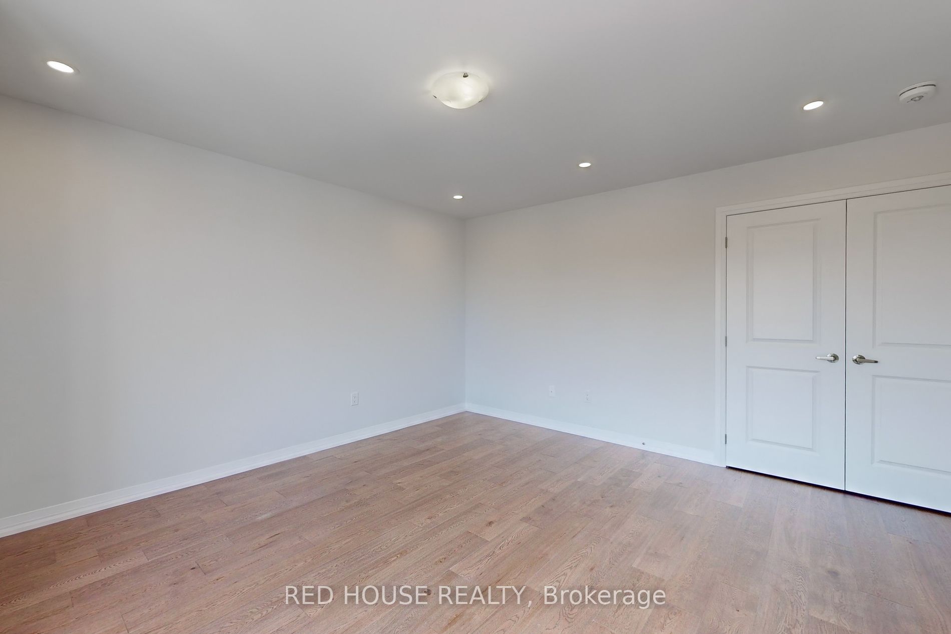 1458 Stovell Cres