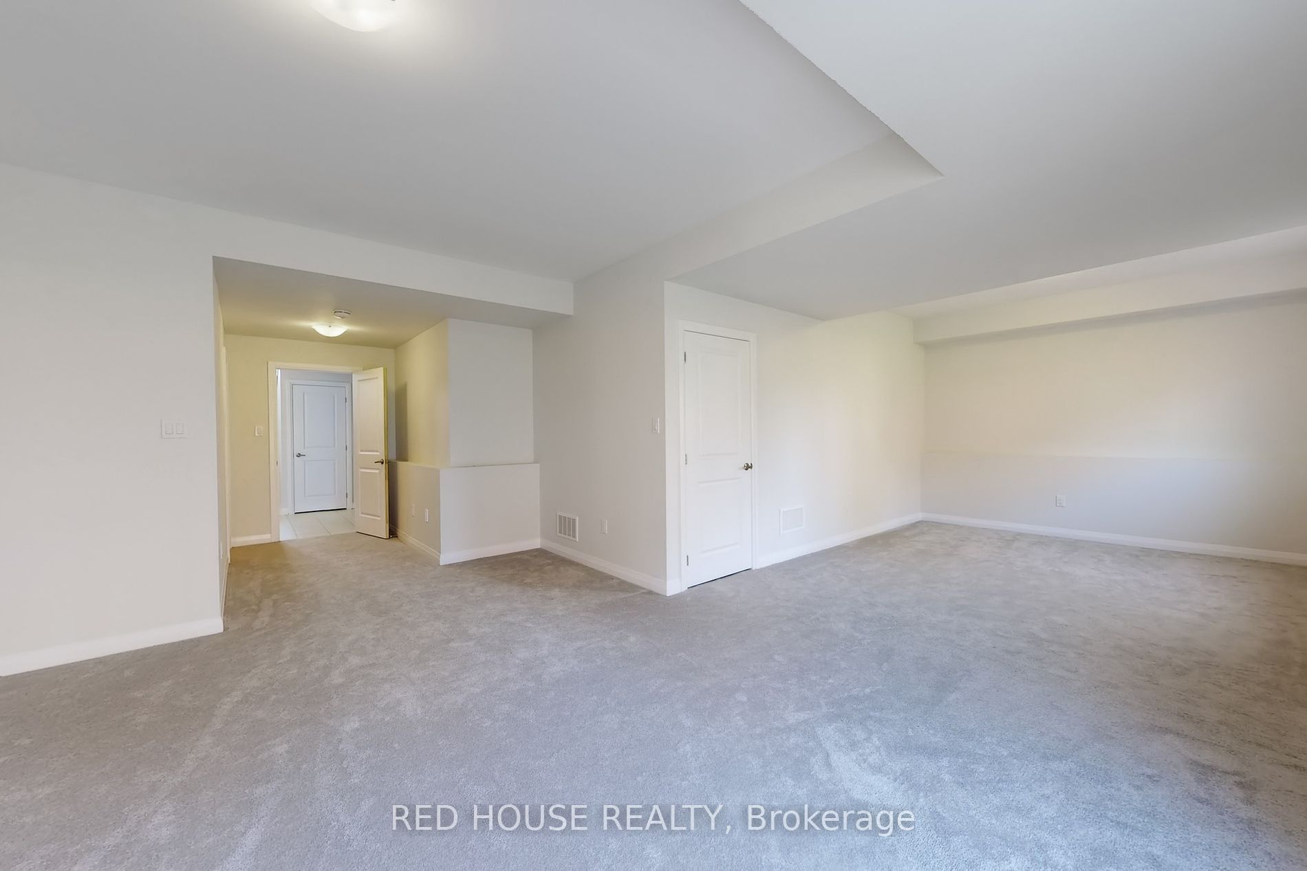 1458 Stovell Cres