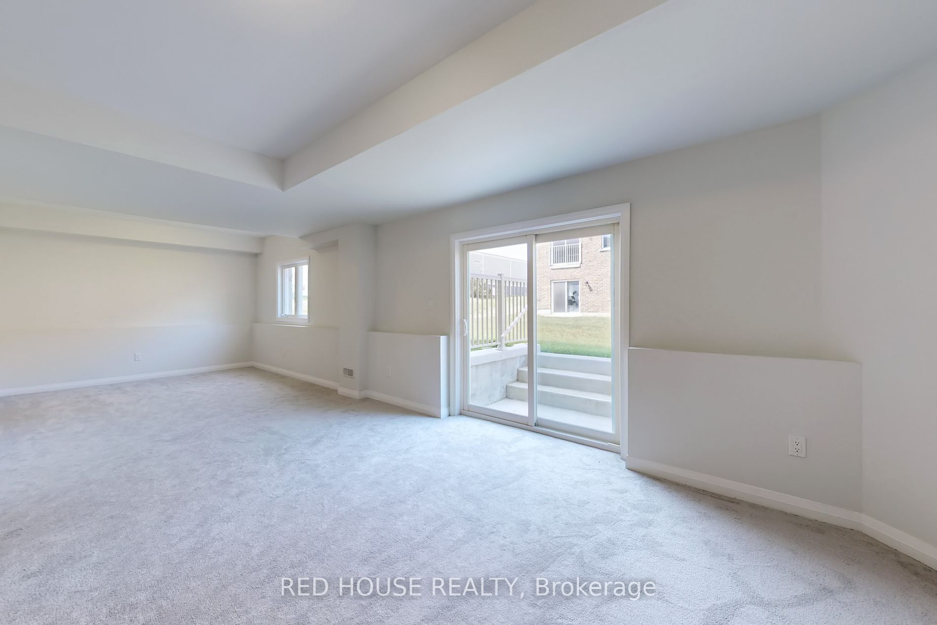 1458 Stovell Cres
