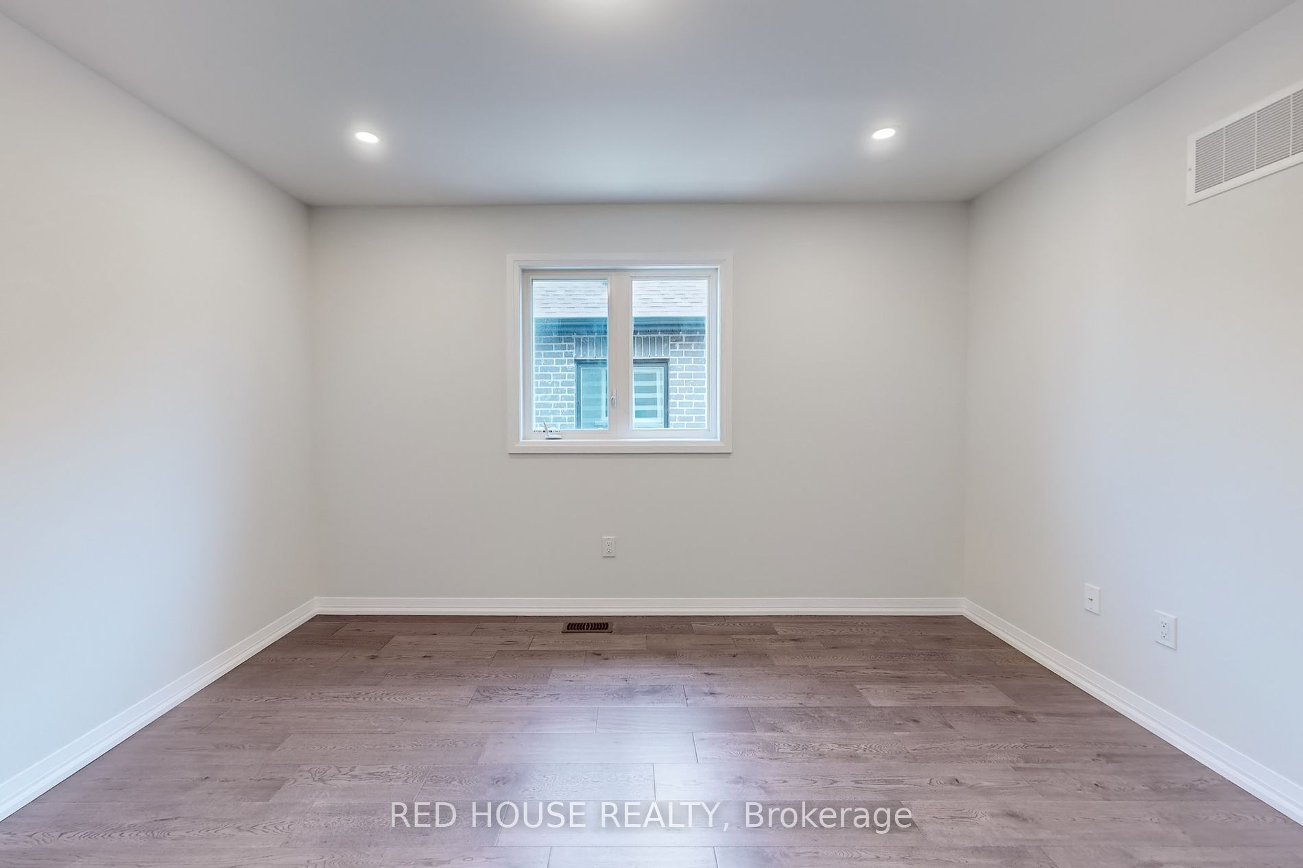 1458 Stovell Cres