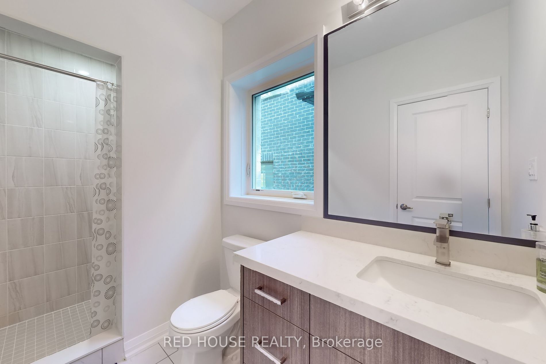 1458 Stovell Cres
