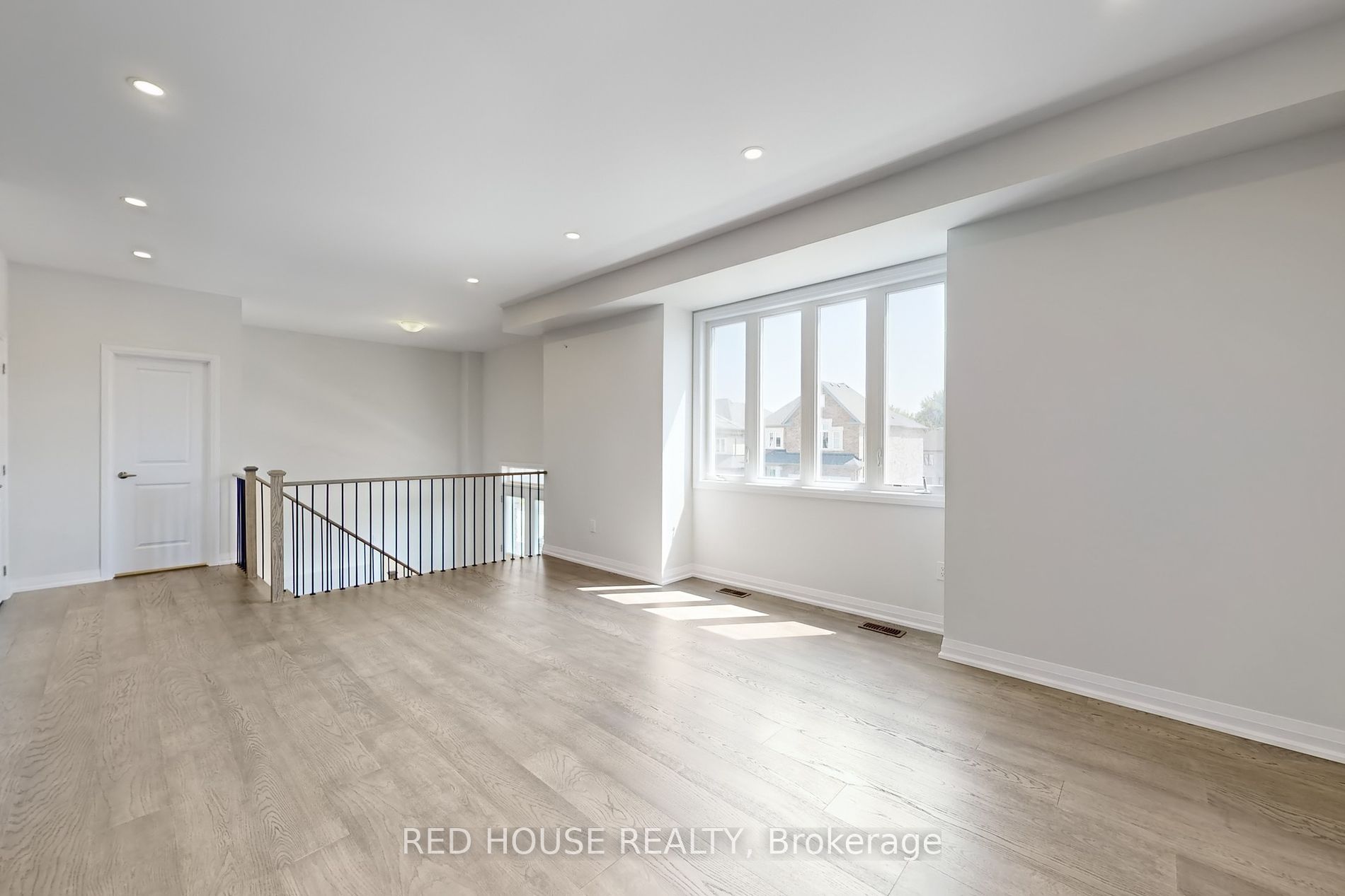 1458 Stovell Cres