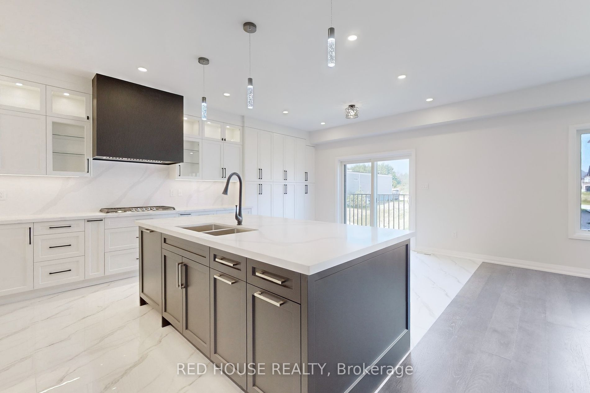 1458 Stovell Cres