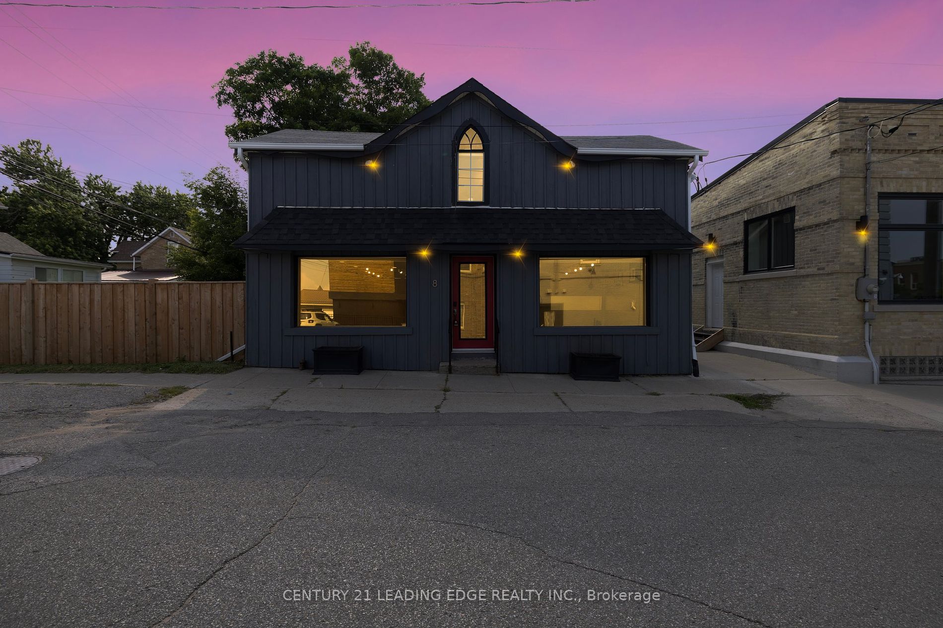 8 Church St