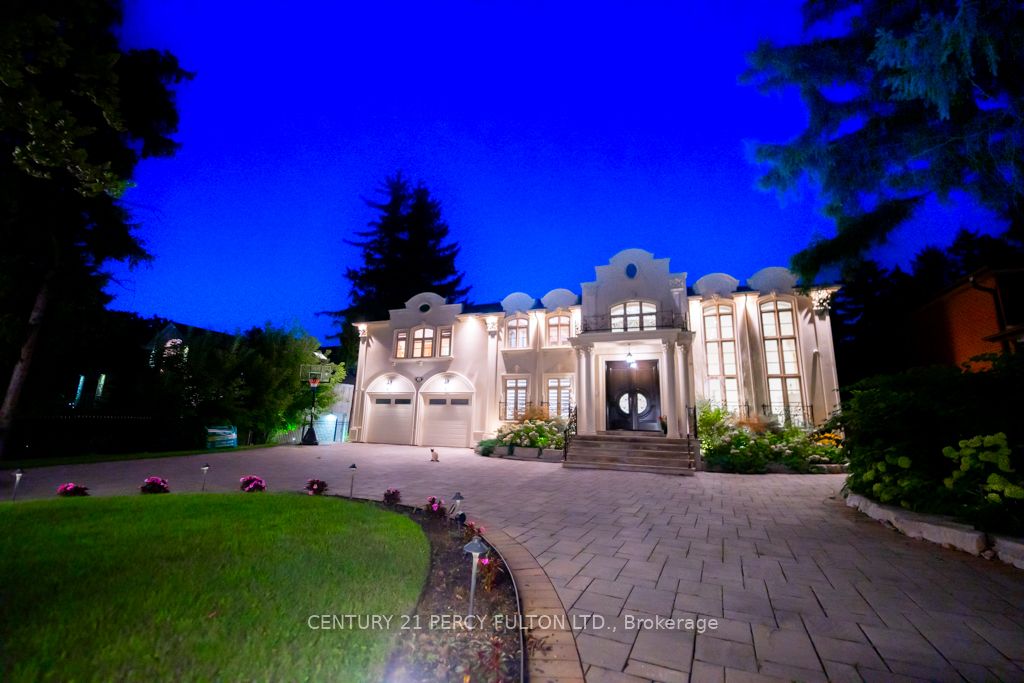 7 Fairview Ave
