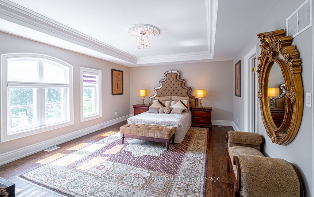 7 Fairview Ave