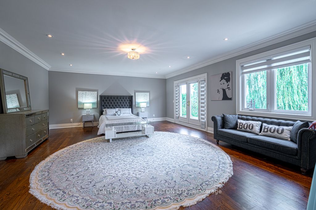 7 Fairview Ave