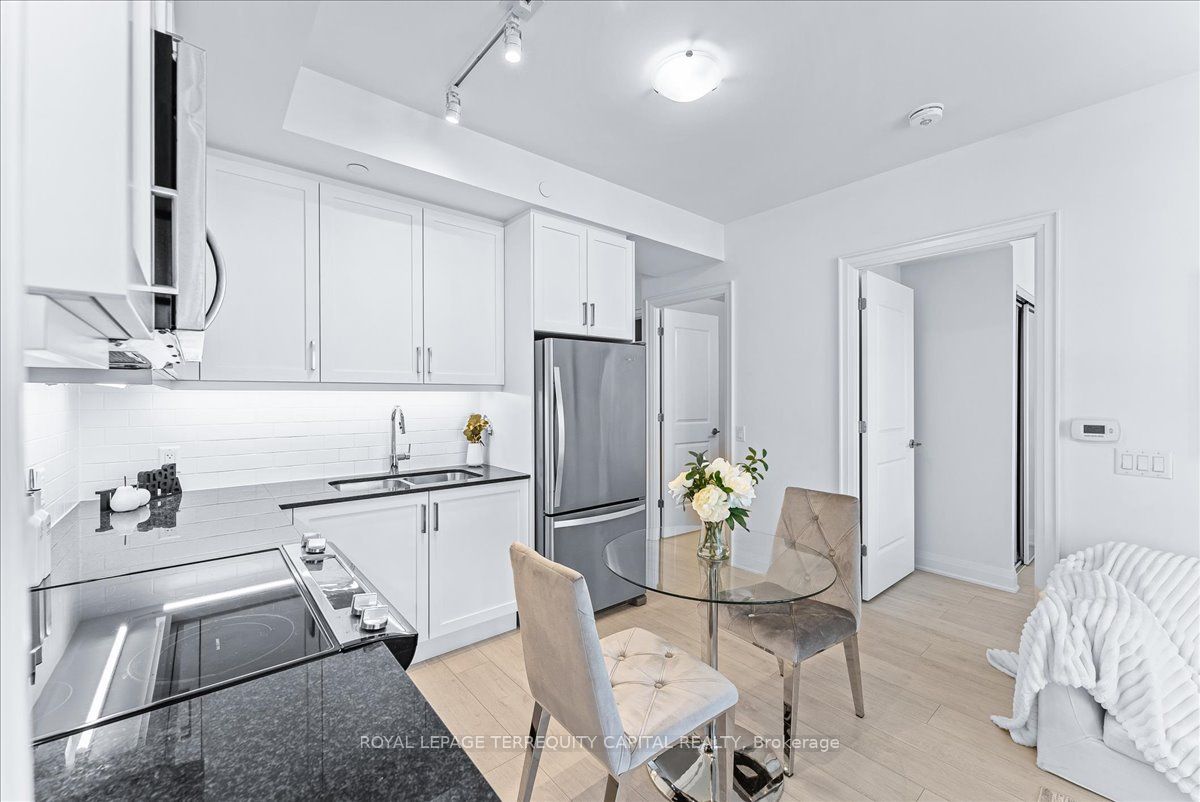 20 Gatineau Dr, #412E