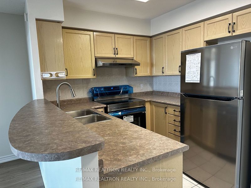 9015 Leslie St, #1218