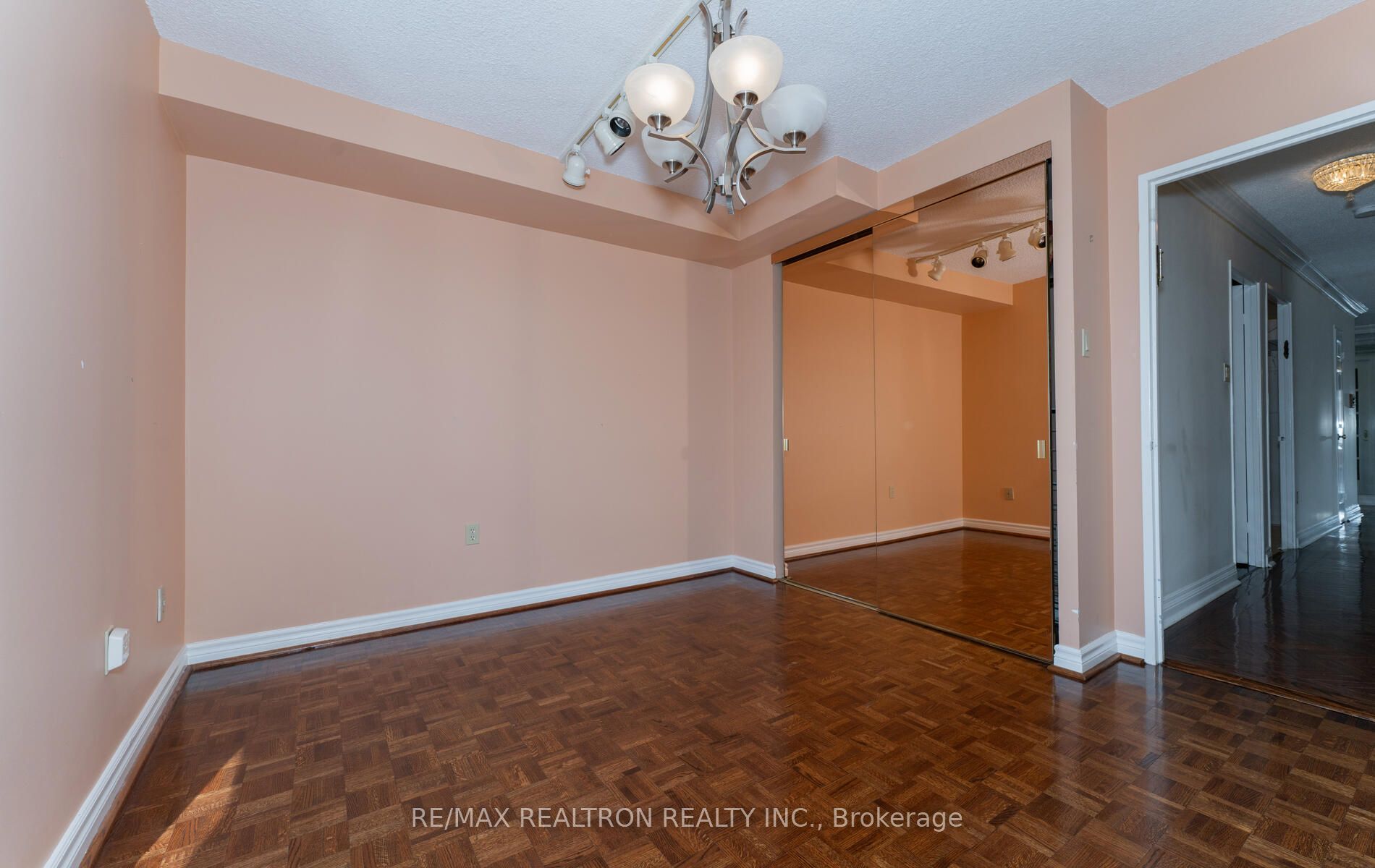 343 Clark Avenue W, #502