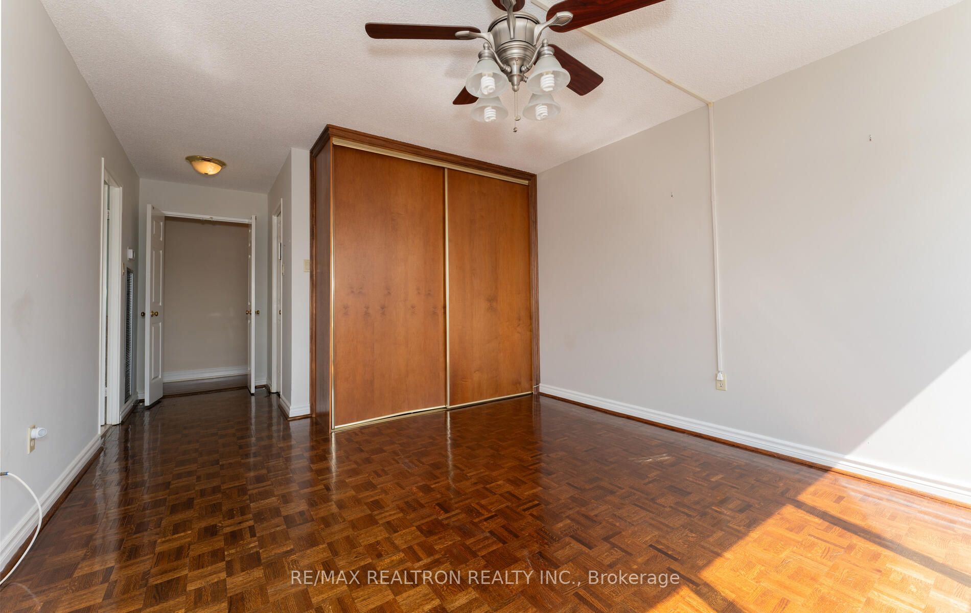 343 Clark Avenue W, #502
