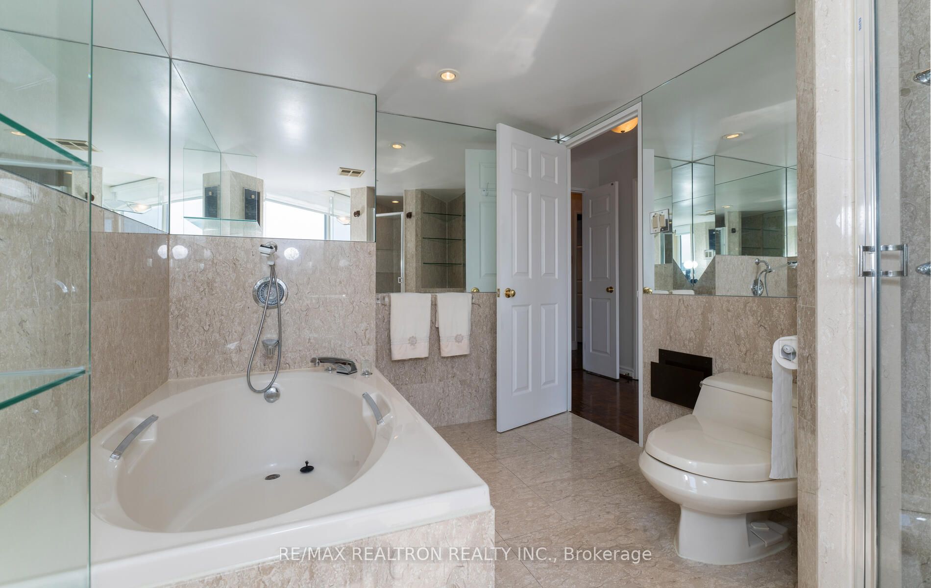 343 Clark Avenue W, #502
