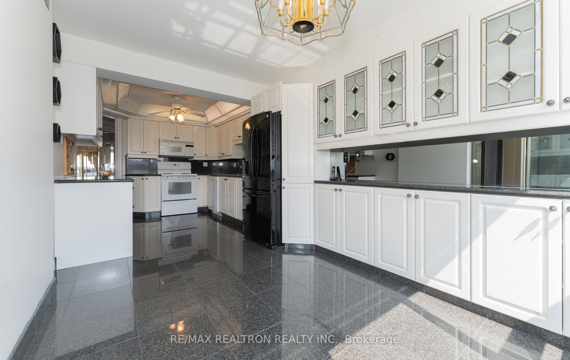 343 Clark Avenue W, #502