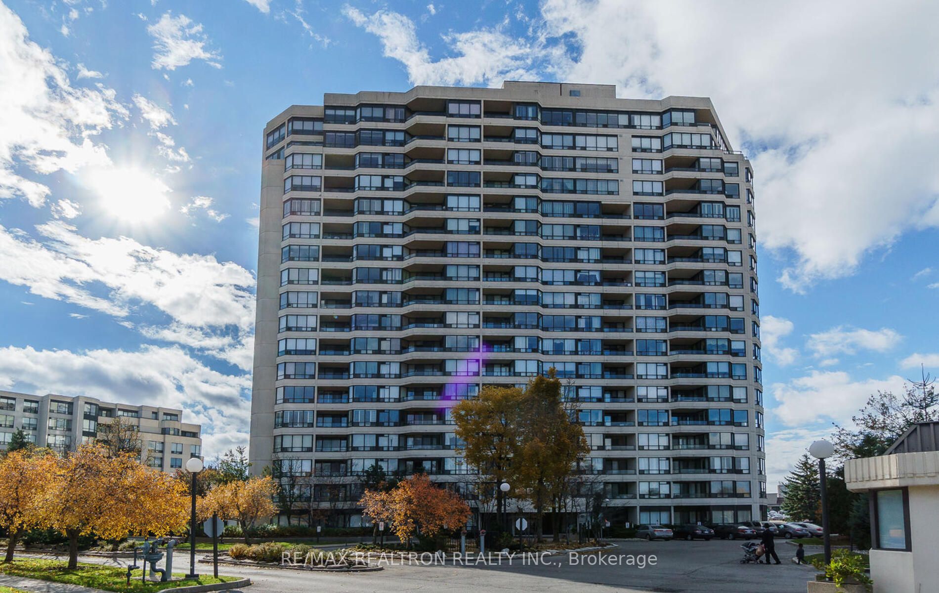 343 Clark Avenue W, #502