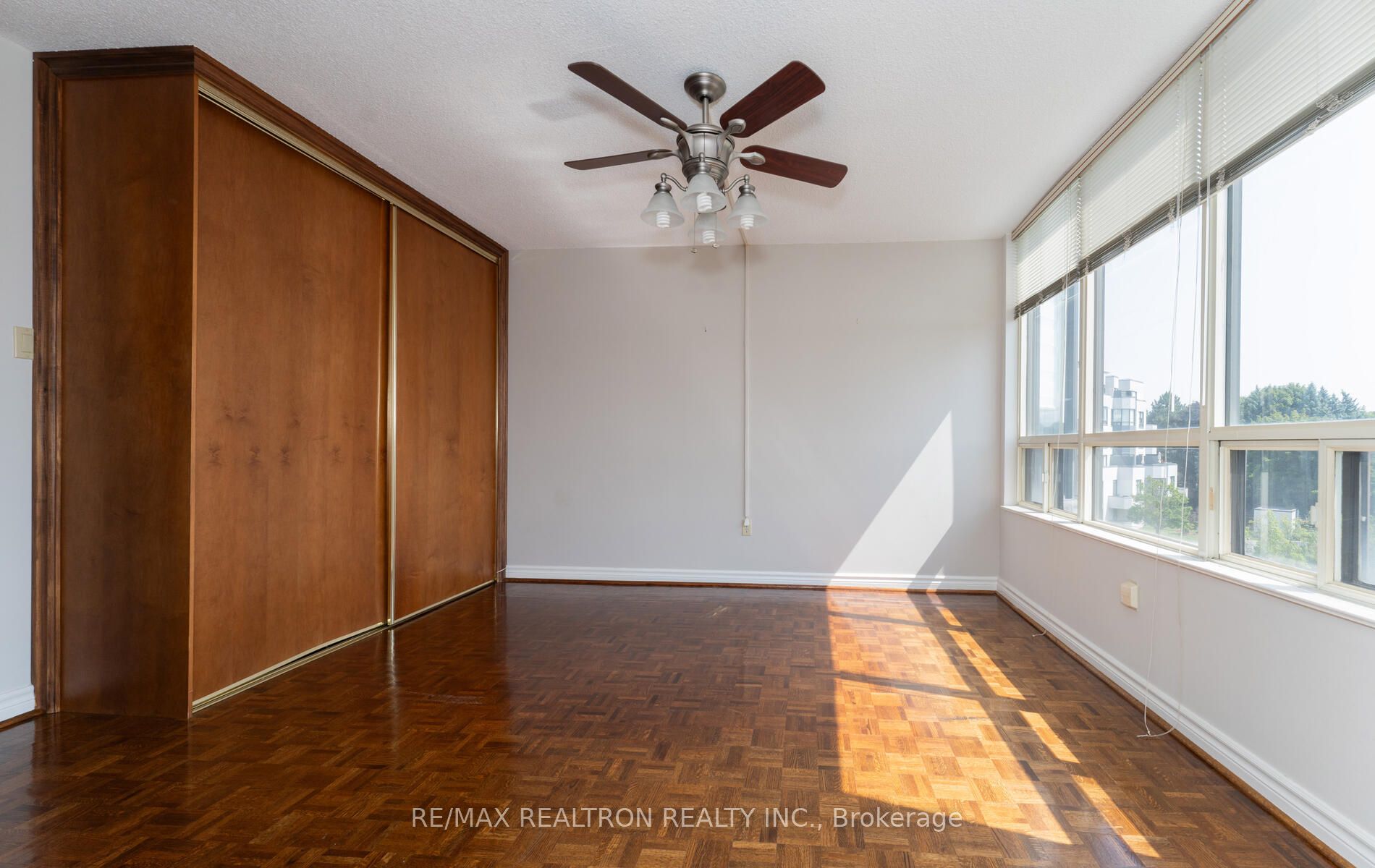 343 Clark Avenue W, #502