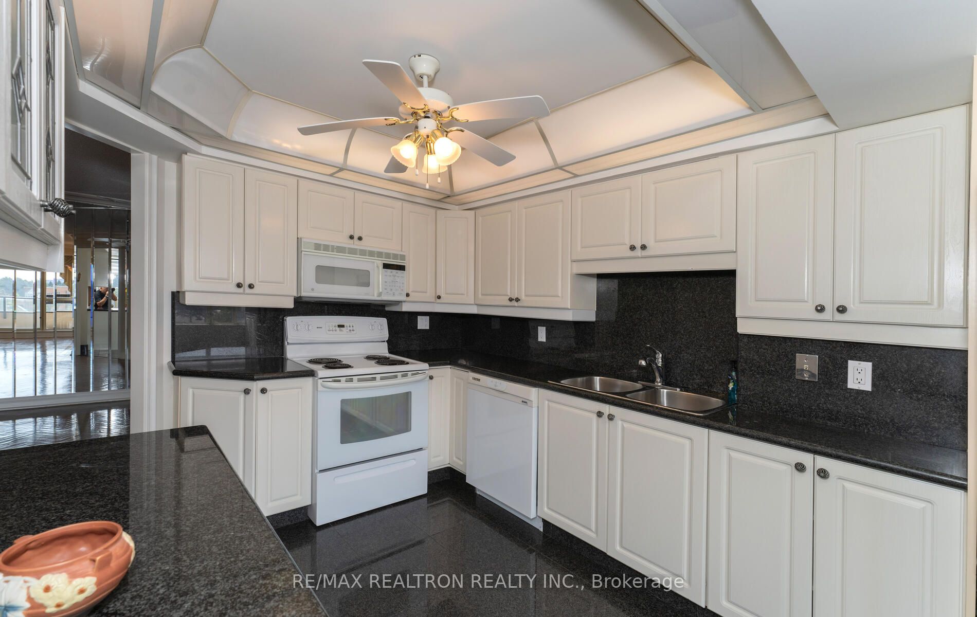 343 Clark Avenue W, #502