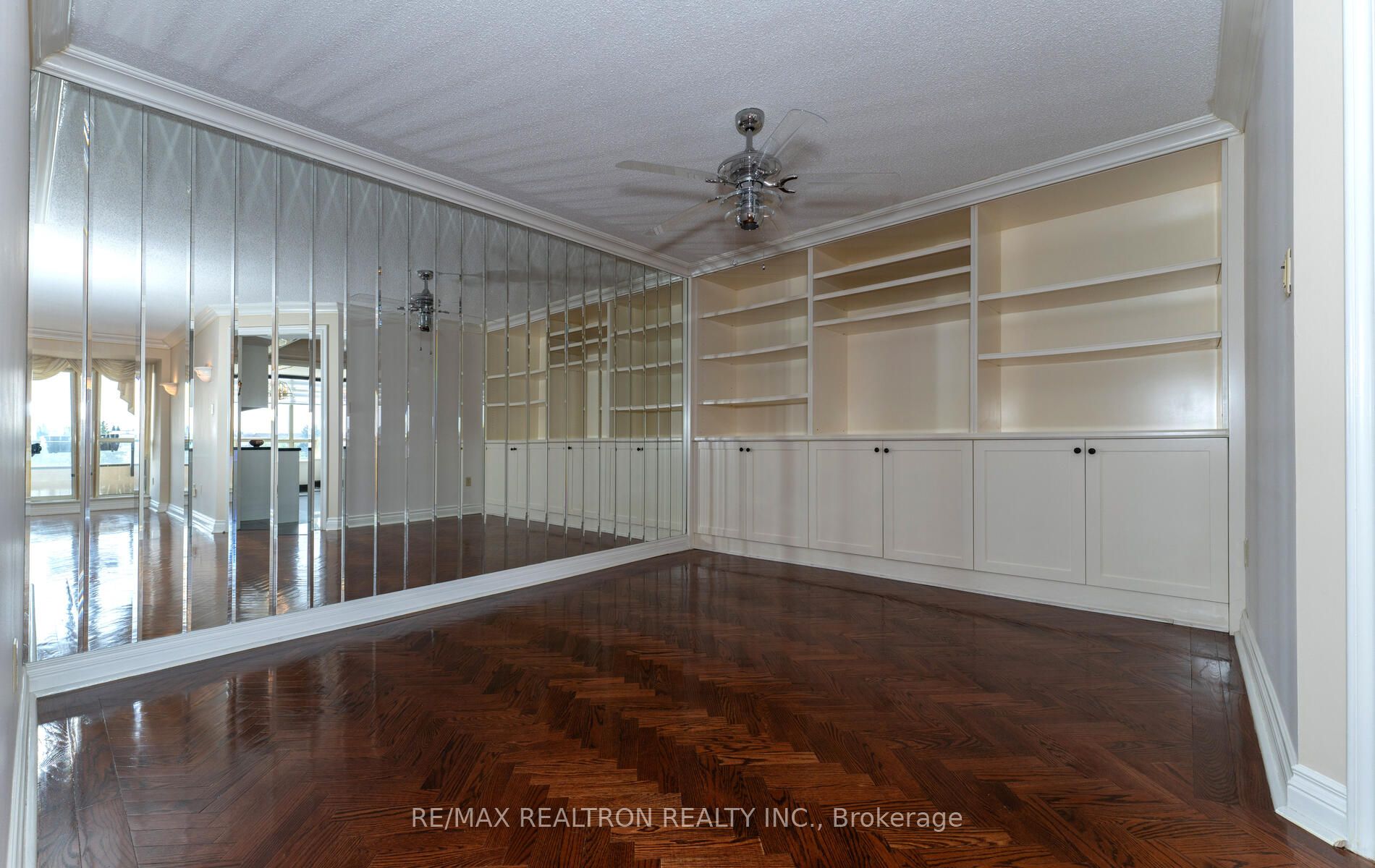343 Clark Avenue W, #502