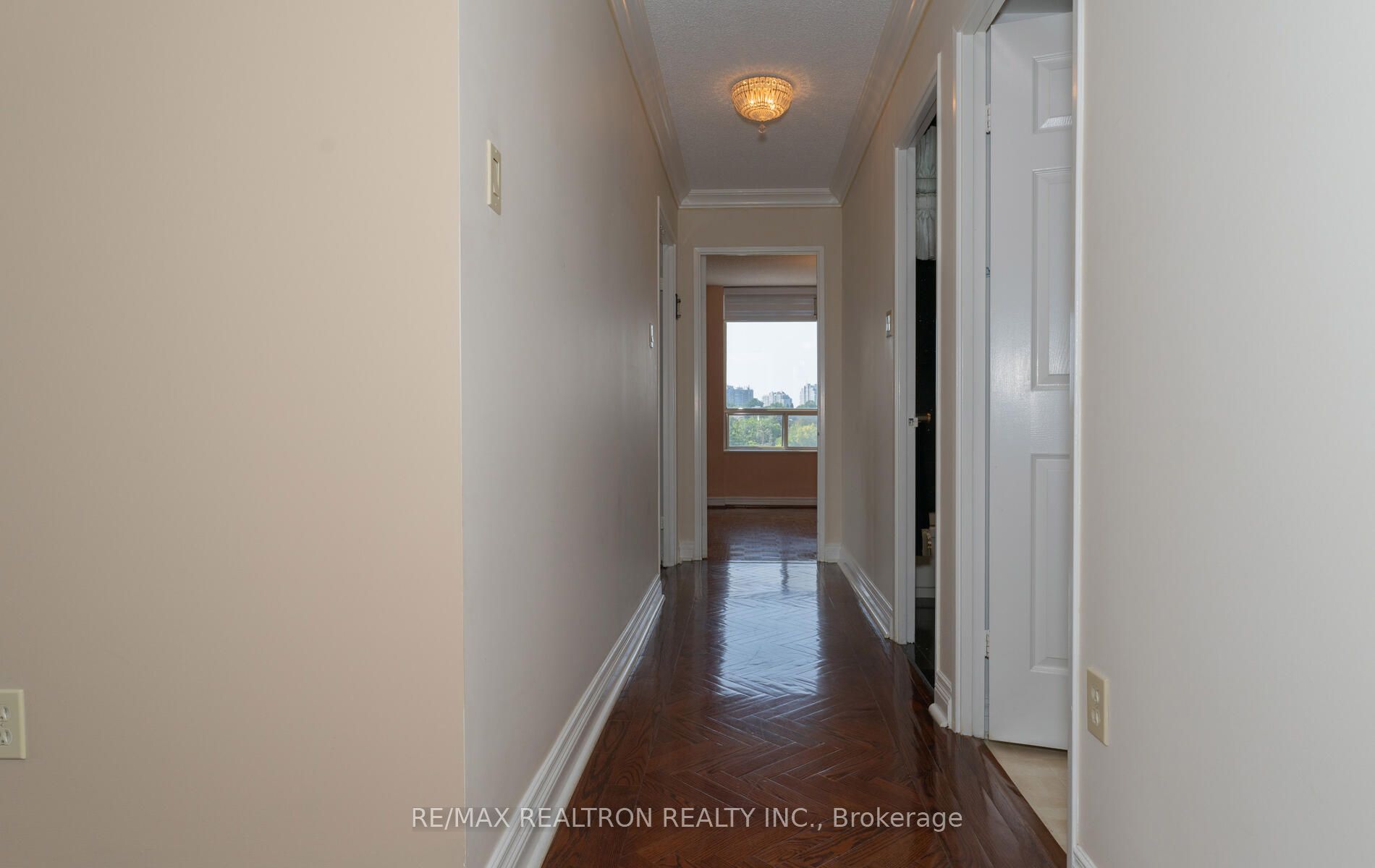 343 Clark Avenue W, #502