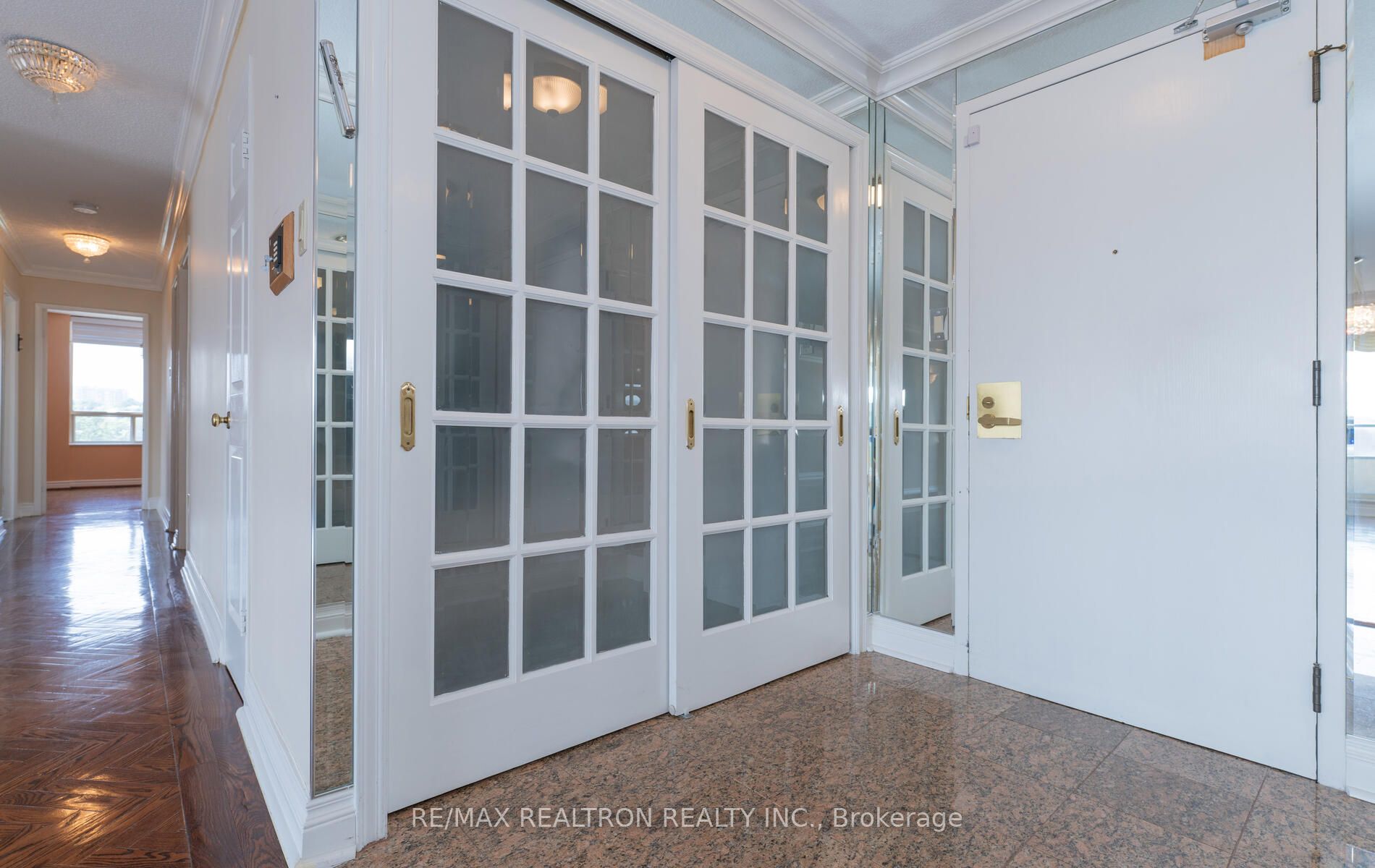 343 Clark Avenue W, #502