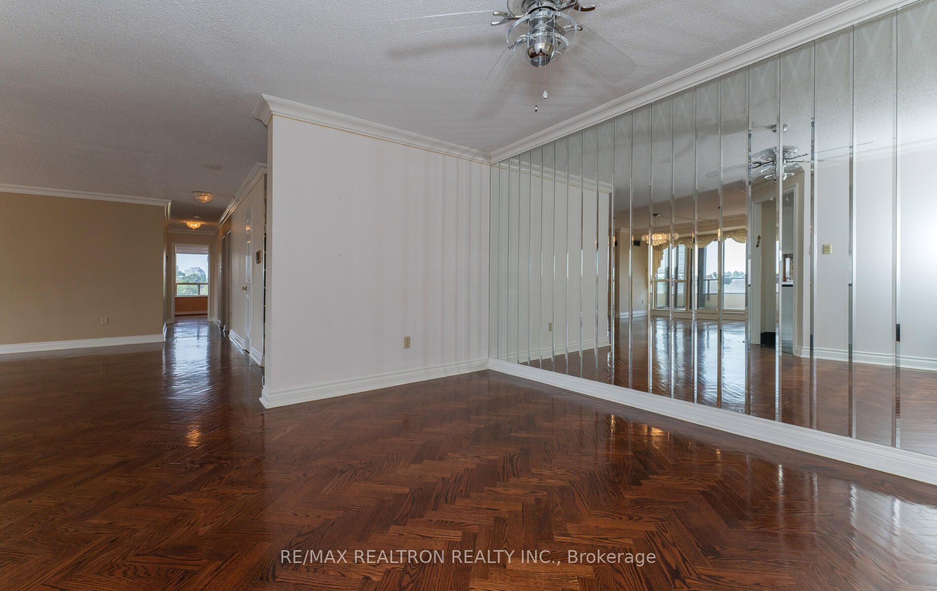 343 Clark Avenue W, #502