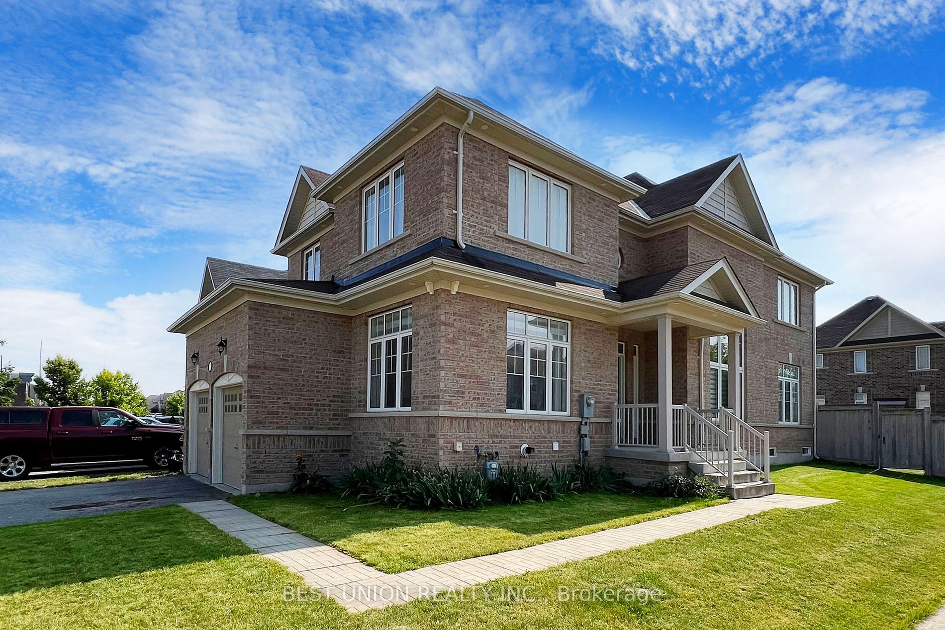 16 Hawke Crescent