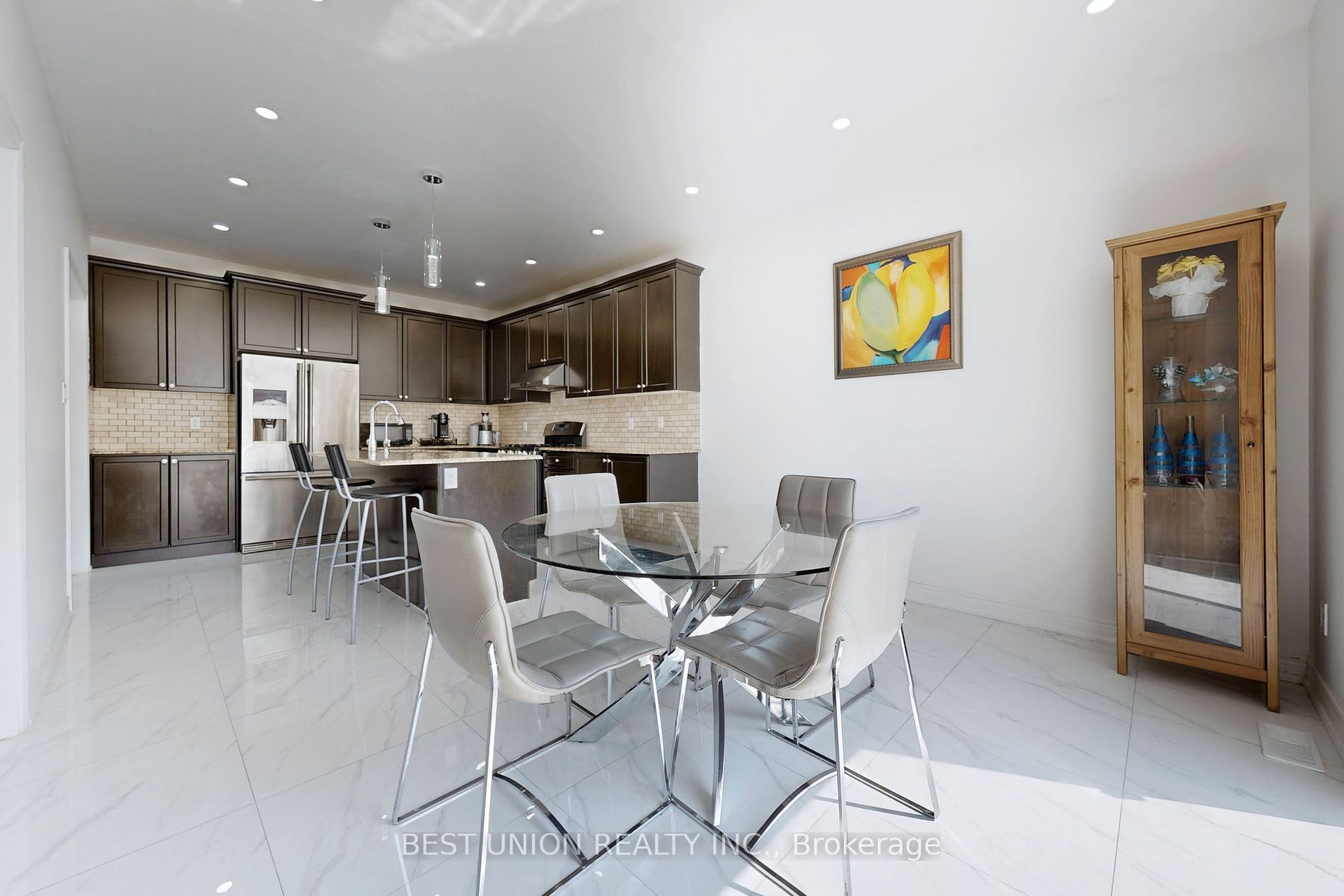 16 Hawke Crescent