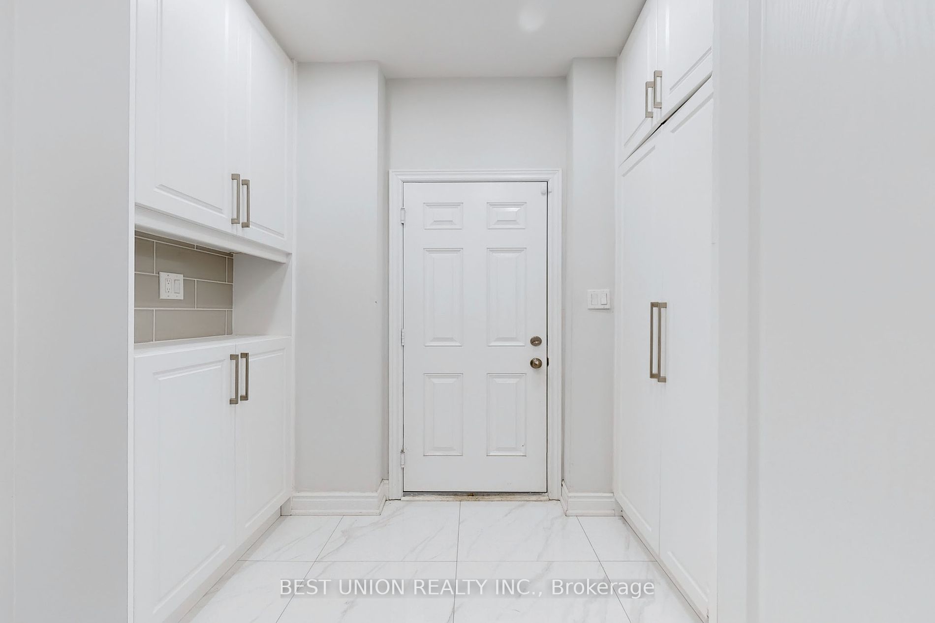 16 Hawke Crescent