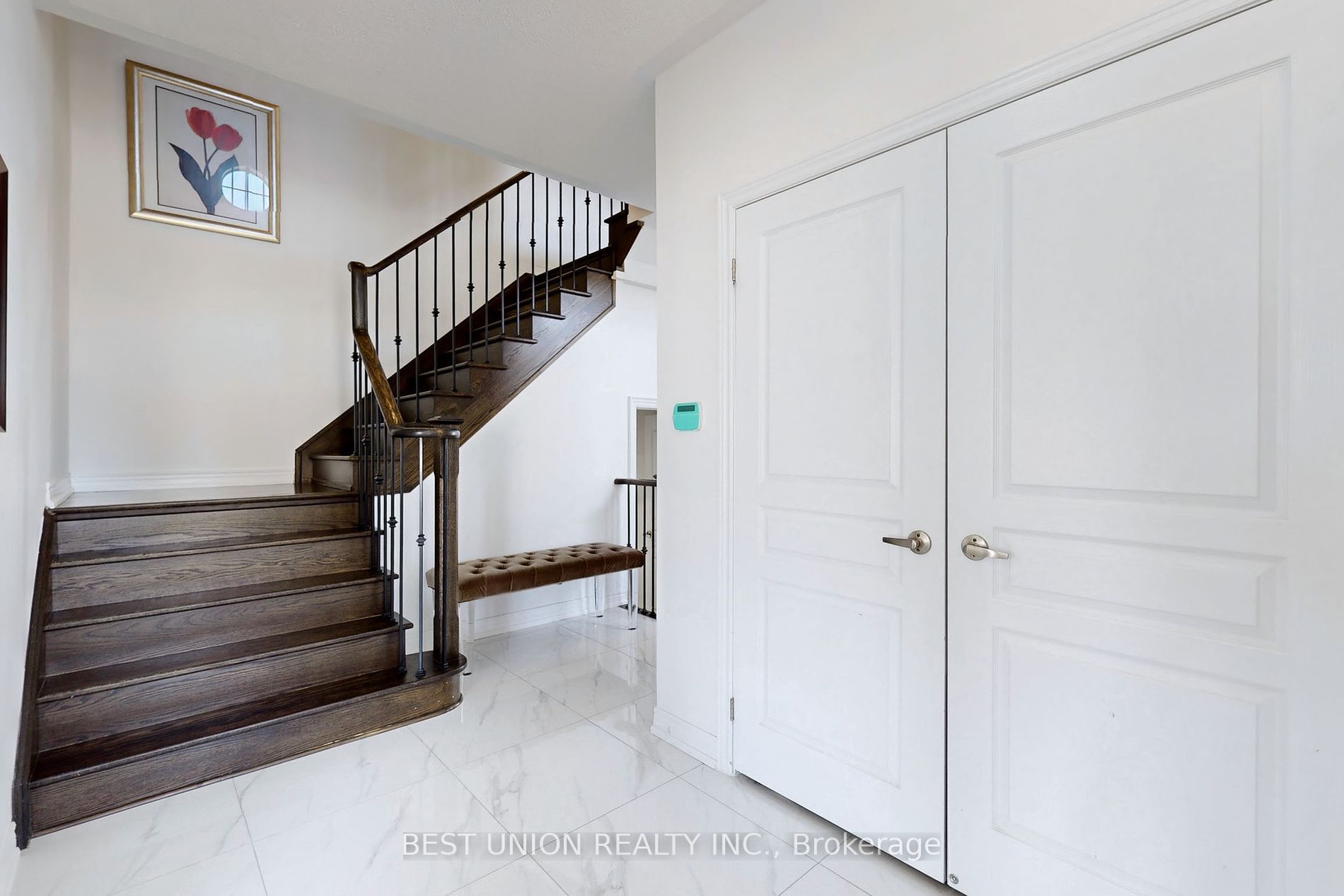 16 Hawke Crescent