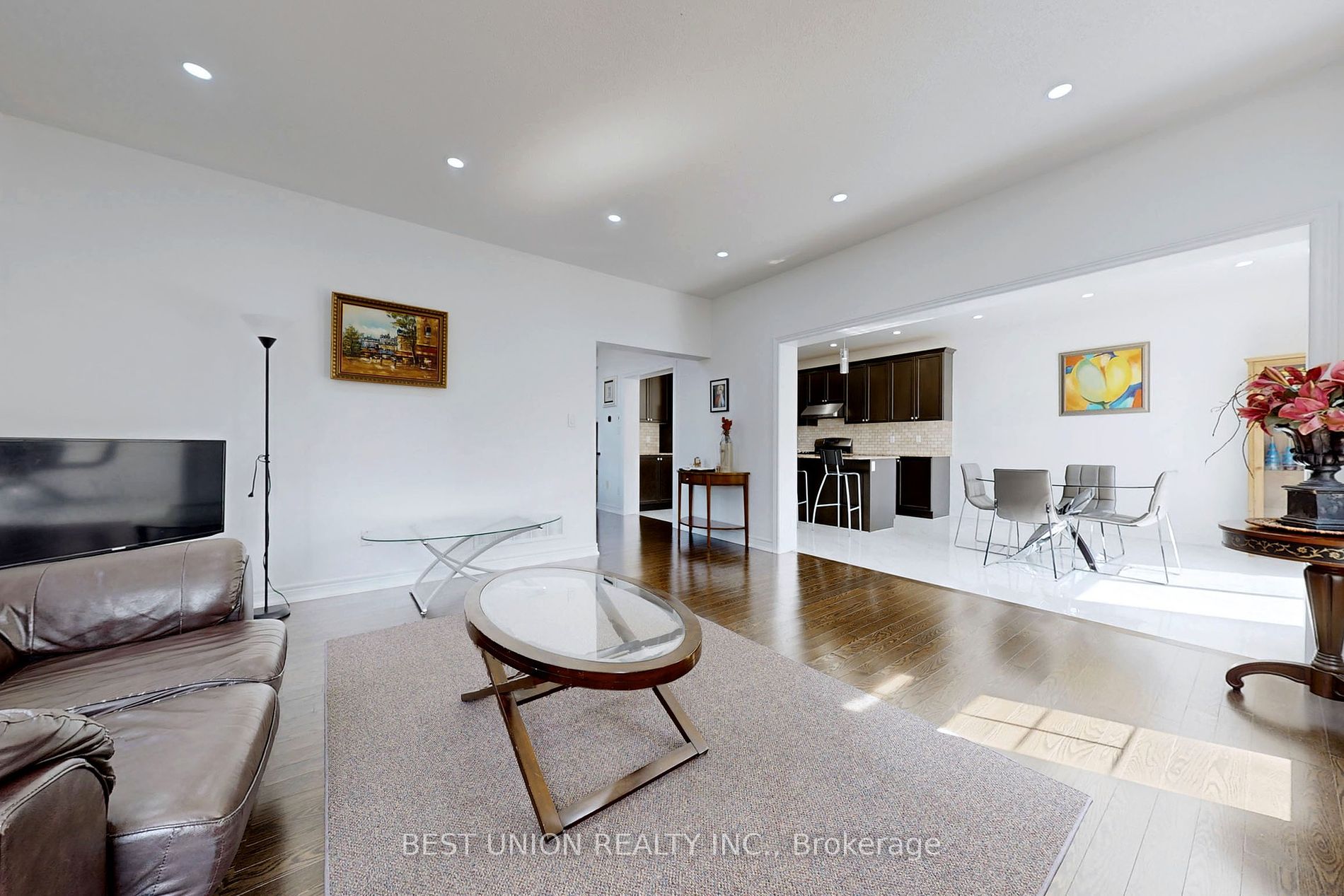 16 Hawke Crescent