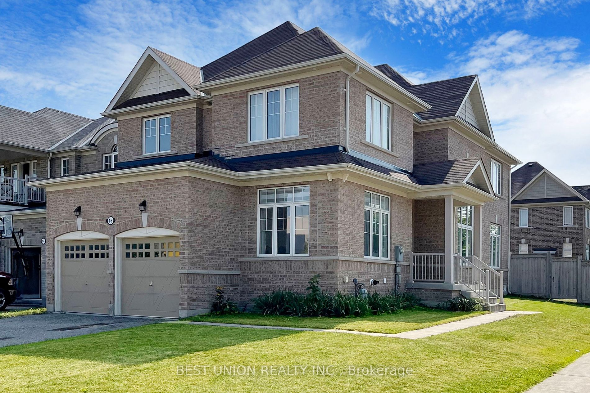 16 Hawke Crescent